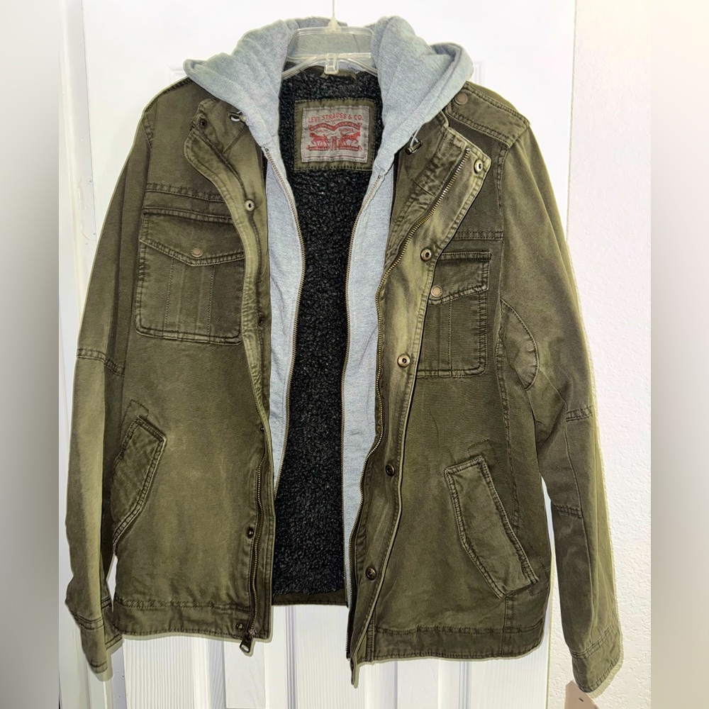 Levi’s Men’s jacket with grey lining and cotton hoodie! NWT